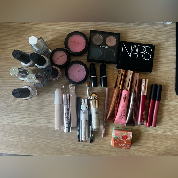 Makeup bundle - Picture 6 of 6